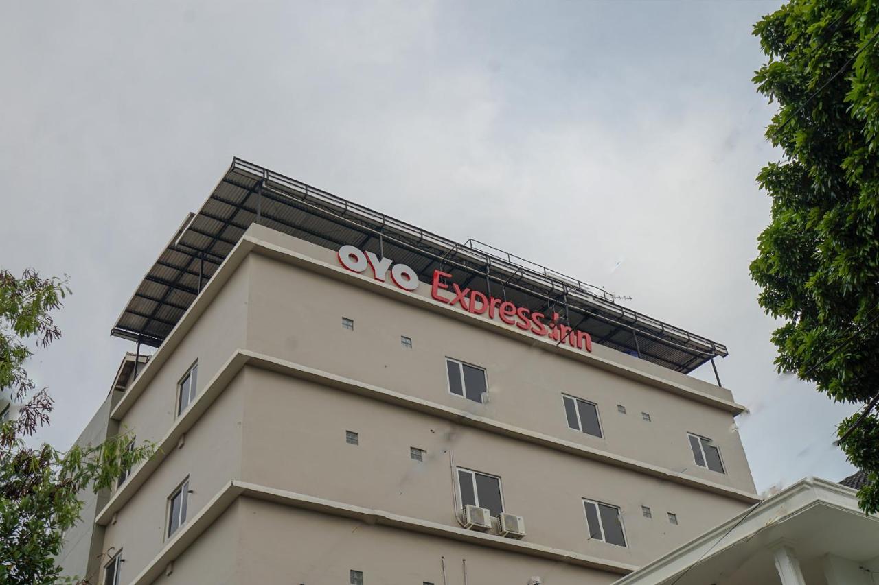 Oyo 616 Express Inn Palembang Exteriér fotografie